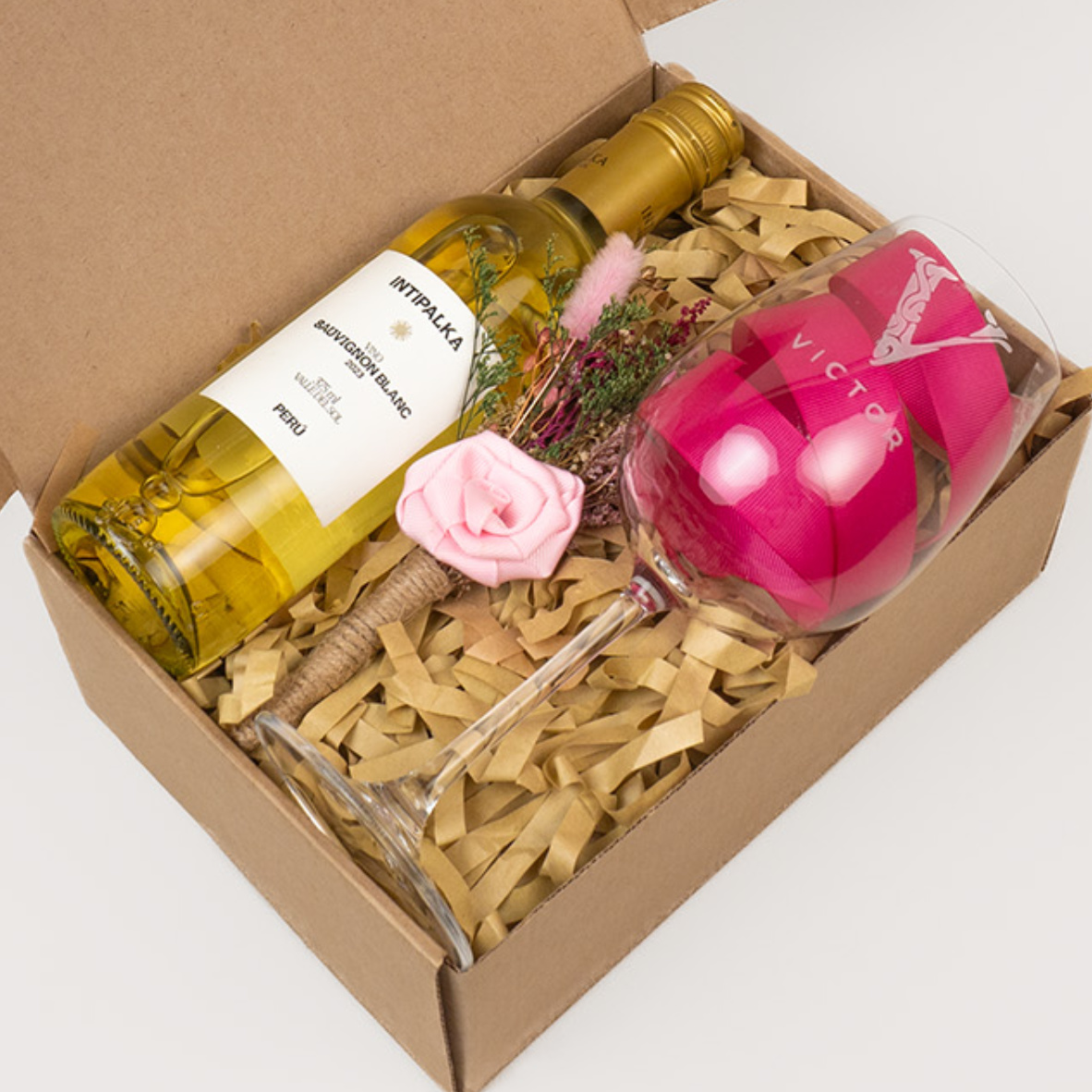 Box de regalo para ella con vino y copa personalizada