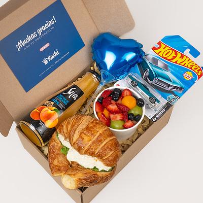 Desayuno con carrito hot wheels