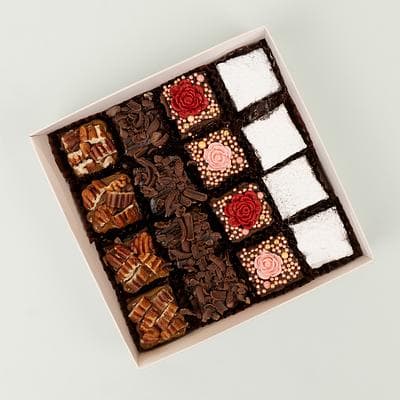 Caja de 16 brownies premium mamá