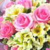 Ramo de 12 ROSAS ROSADAS y astromelias - Imagen 2